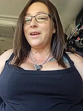 Snapshot of angelbaby1998 chatting on October 18, 6:52 pm angelbaby1998 online show from October 18, 6:52 pm