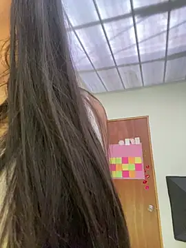 Nicollemays online show from February 5, 6:26 pm