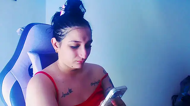 Snapshot of liz_dirty chatting on April 29, 10:38 pm liz dirty online show from April 29, 10:38 pm