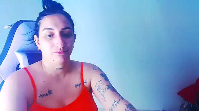 Snapshot of liz_dirty chatting on May 21, 10:28 pm liz dirty online show from May 21, 10:28 pm