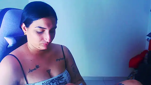 Snapshot of liz_dirty chatting on May 31, 10:33 pm liz dirty online show from May 31, 10:33 pm