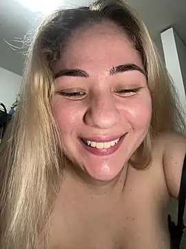 Snapshot of Celestedubois chatting on April 30, 2:51 am Celestedubois online show from April 30, 2:51 am
