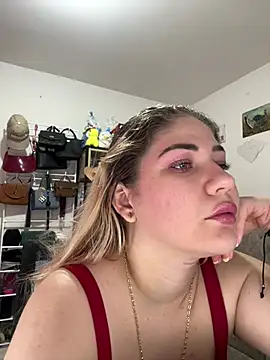 Snapshot of Celestedubois chatting on June 22, 8:50 pm Celestedubois online show from June 22, 8:50 pm