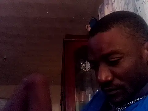 Snapshot of LookingLover34 chatting on November 10, 4:50 pm LookingLover34 online show from November 10, 4:50 pm