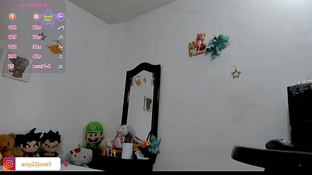 Snapshot of Amy_jones77 chatting on June 21, 6:10 pm Amy jones77 online show from June 21, 6:10 pm