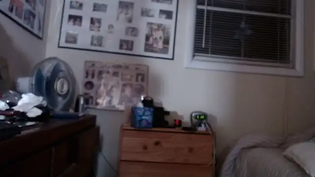 hottottrot691 online show from November 30, 11:31 pm