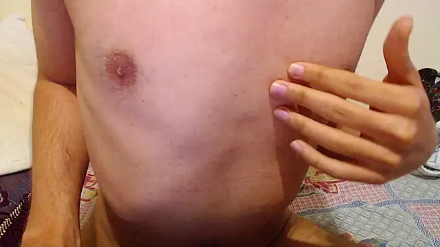 Snapshot of Alexdelarge323 chatting on February 8, 11:33 am Alexdelarge323 online show from February 8, 11:33 am