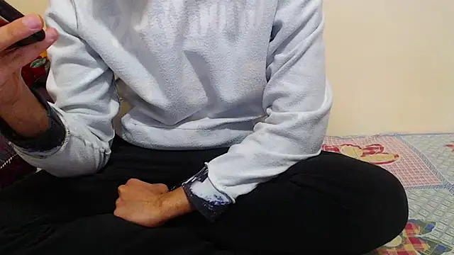 Snapshot of Alexdelarge323 chatting on February 11, 4:56 pm Alexdelarge323 online show from February 11, 4:56 pm