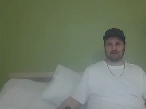 Snapshot of BlueEyedGuyPNW chatting on April 29, 7:53 pm BlueEyedGuyPNW online show from April 29, 7:53 pm
