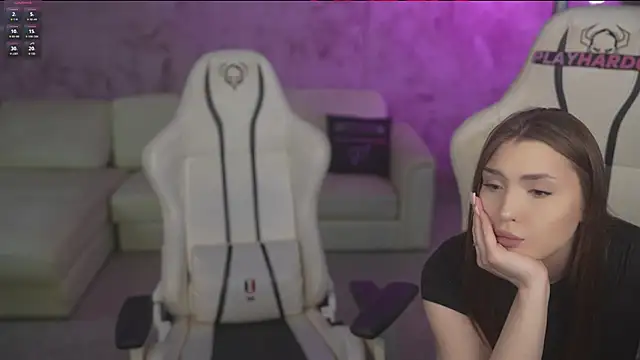 Jasmine Flow online show from March 6, 8:11 am