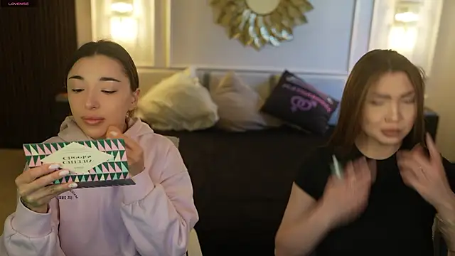 Jasmine Flow online show from March 11, 8:09 am