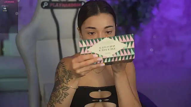 Snapshot of Jasmine_Flow chatting on July 7, 7:09 am Jasmine Flow online show from July 7, 7:09 am