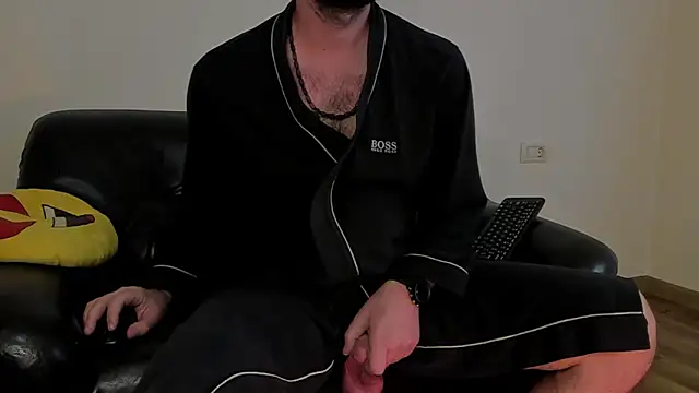 Snapshot of KingMalcom chatting on October 23, 7:12 pm KingMalcom online show from October 23, 7:12 pm