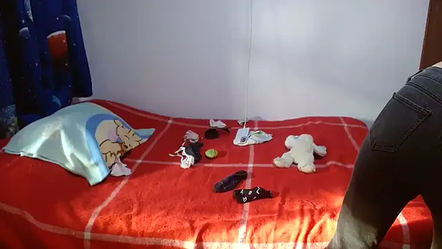 clarisse69 online show from April 27, 9:35 pm