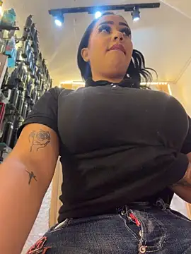 Luisa Fernandaa online show from June 6, 11:20 pm