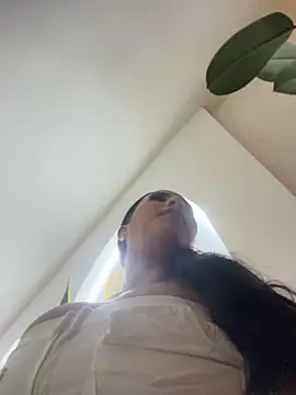 Snapshot of Luisa_Fernandaa chatting on June 18, 12:33 am Luisa Fernandaa online show from June 18, 12:33 am