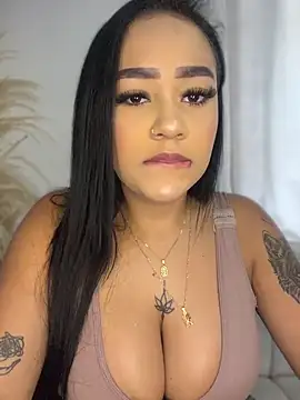 Snapshot of Luisa_Fernandaa chatting on July 19, 9:51 pm Luisa Fernandaa online show from July 19, 9:51 pm