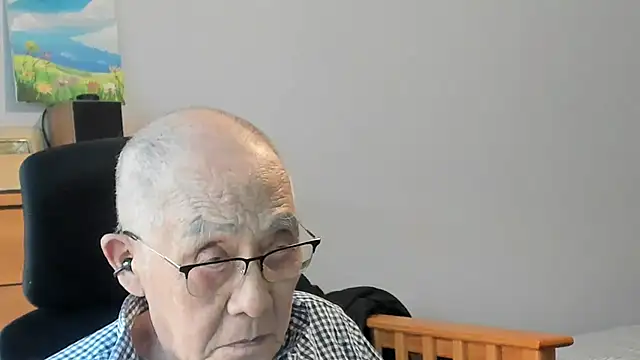 Snapshot of daver-man chatting on June 17, 12:02 am daver-man online show from June 17, 12:02 am