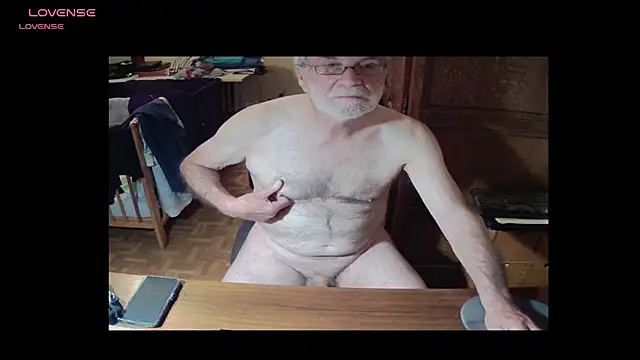 Snapshot of terrybare chatting on March 24, 7:08 pm terrybare online show from March 24, 7:08 pm
