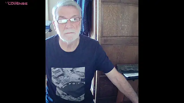 Snapshot of terrybare chatting on April 21, 9:26 am terrybare online show from April 21, 9:26 am
