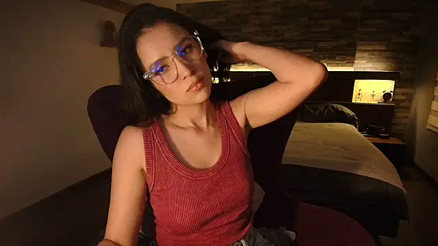 Snapshot of alicewilloww chatting on June 4, 12:05 am alicewilloww online show from June 4, 12:05 am