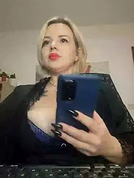 Snapshot of Ladykaos chatting on December 28, 4:30 pm Ladykaos online show from December 28, 4:30 pm