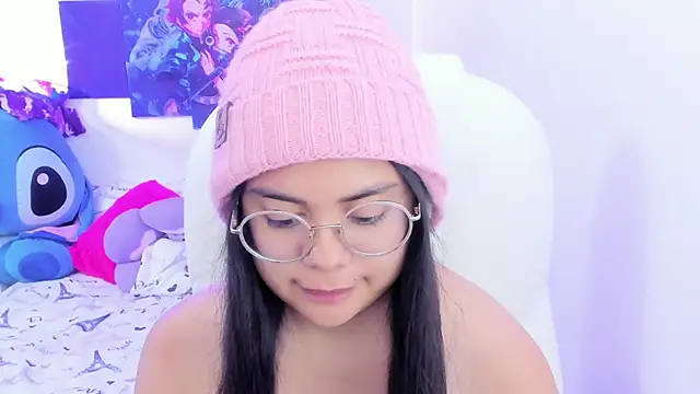 Snapshot of esmeralda112 chatting on January 21, 12:04 am esmeralda112 online show from January 21, 12:04 am