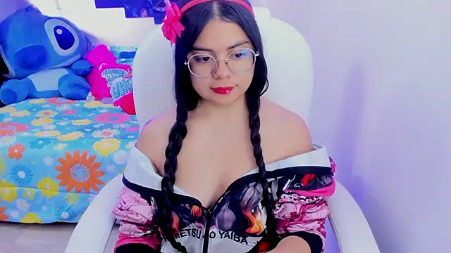 Snapshot of esmeralda112 chatting on February 25, 11:00 pm esmeralda112 online show from February 25, 11:00 pm