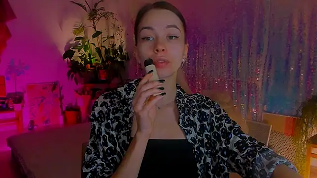 poli   online show from January 19, 9:02 pm