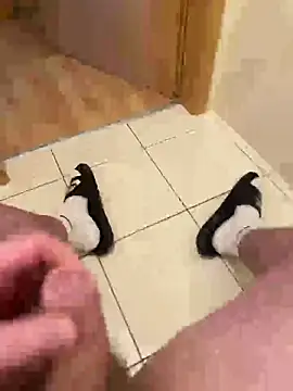 Snapshot of Cozqhh chatting on February 12, 2:12 pm Cozqhh online show from February 12, 2:12 pm