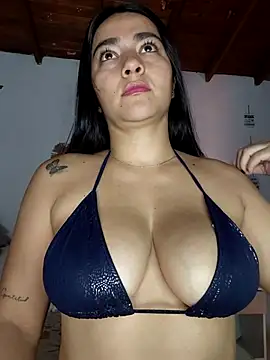 Snapshot of alison_villalobo chatting on June 25, 6:23 pm alison villalobo online show from June 25, 6:23 pm