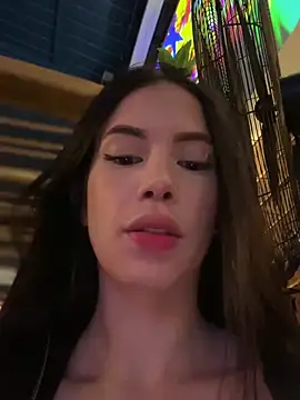 Snapshot of Im_Valentina chatting on February 18, 12:15 am Im Valentina online show from February 18, 12:15 am