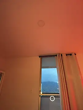 Snapshot of Im_Valentina chatting on February 19, 11:12 pm Im Valentina online show from February 19, 11:12 pm