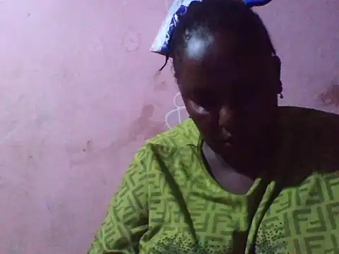 Snapshot of big_clits chatting on June 8, 2:12 am big clits online show from June 8, 2:12 am
