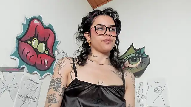 Snapshot of trinitty chatting on April 21, 7:39 pm trinitty online show from April 21, 7:39 pm
