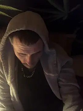 Snapshot of bugboy chatting on February 2, 11:20 am bugboy online show from February 2, 11:20 am