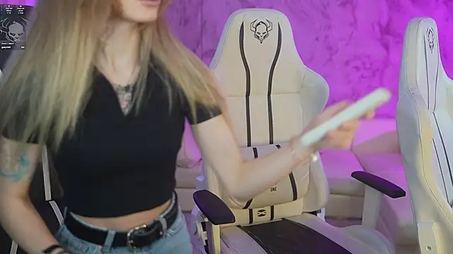 Snapshot of Kisasolo chatting on March 5, 4:02 pm Kisasolo online show from March 5, 4:02 pm