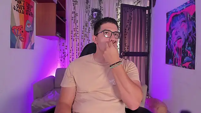 Snapshot of JeffDaltton chatting on February 9, 8:24 pm JeffDaltton online show from February 9, 8:24 pm