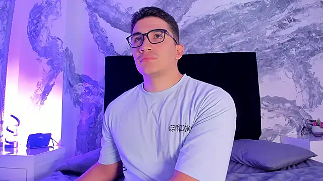 Snapshot of JeffDaltton chatting on February 18, 8:27 pm JeffDaltton online show from February 18, 8:27 pm