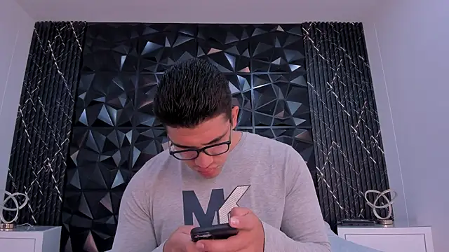 Snapshot of JeffDaltton chatting on March 3, 12:44 pm JeffDaltton online show from March 3, 12:44 pm