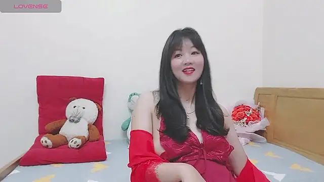 Snapshot of Holygirlsweet777 chatting on February 10, 1:35 am Holygirlsweet777 online show from February 10, 1:35 am