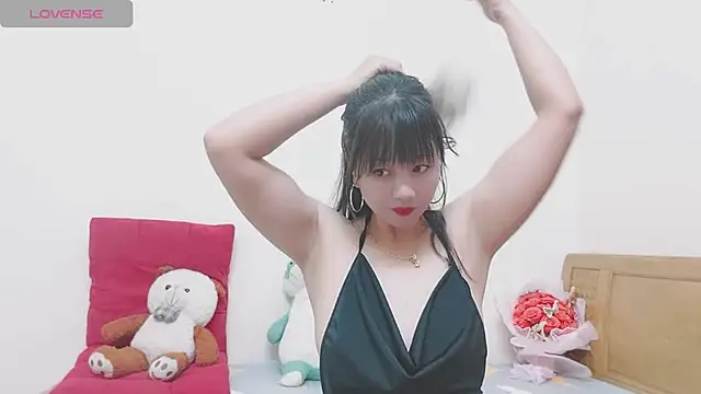 Snapshot of Holygirlsweet777 chatting on February 12, 1:09 am Holygirlsweet777 online show from February 12, 1:09 am