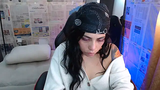 i am nina  online show from November 12, 7:57 pm