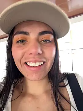 i am nina  online show from November 22, 6:40 pm