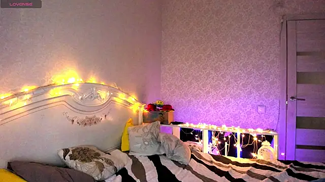 LillyMoure  online show from February 12, 10:38 pm