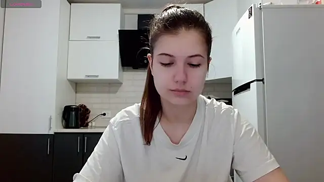 Snapshot of SayMeow_ chatting on June 11, 6:00 am SayMeow online show from June 11, 6:00 am