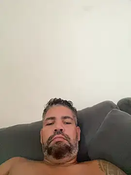 Snapshot of adgato chatting on April 4, 1:52 pm adgato online show from April 4, 1:52 pm