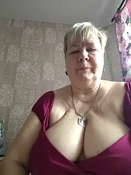 Snapshot of EffectFiona chatting on February 9, 4:05 am EffectFiona online show from February 9, 4:05 am