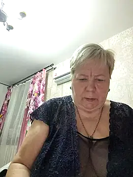 Snapshot of EffectFiona chatting on February 23, 12:41 am EffectFiona online show from February 23, 12:41 am