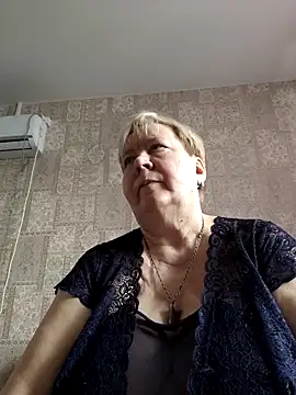 Snapshot of EffectFiona chatting on February 26, 12:04 pm EffectFiona online show from February 26, 12:04 pm